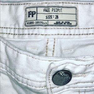 Free people White Jeans with holes and frayed ends
